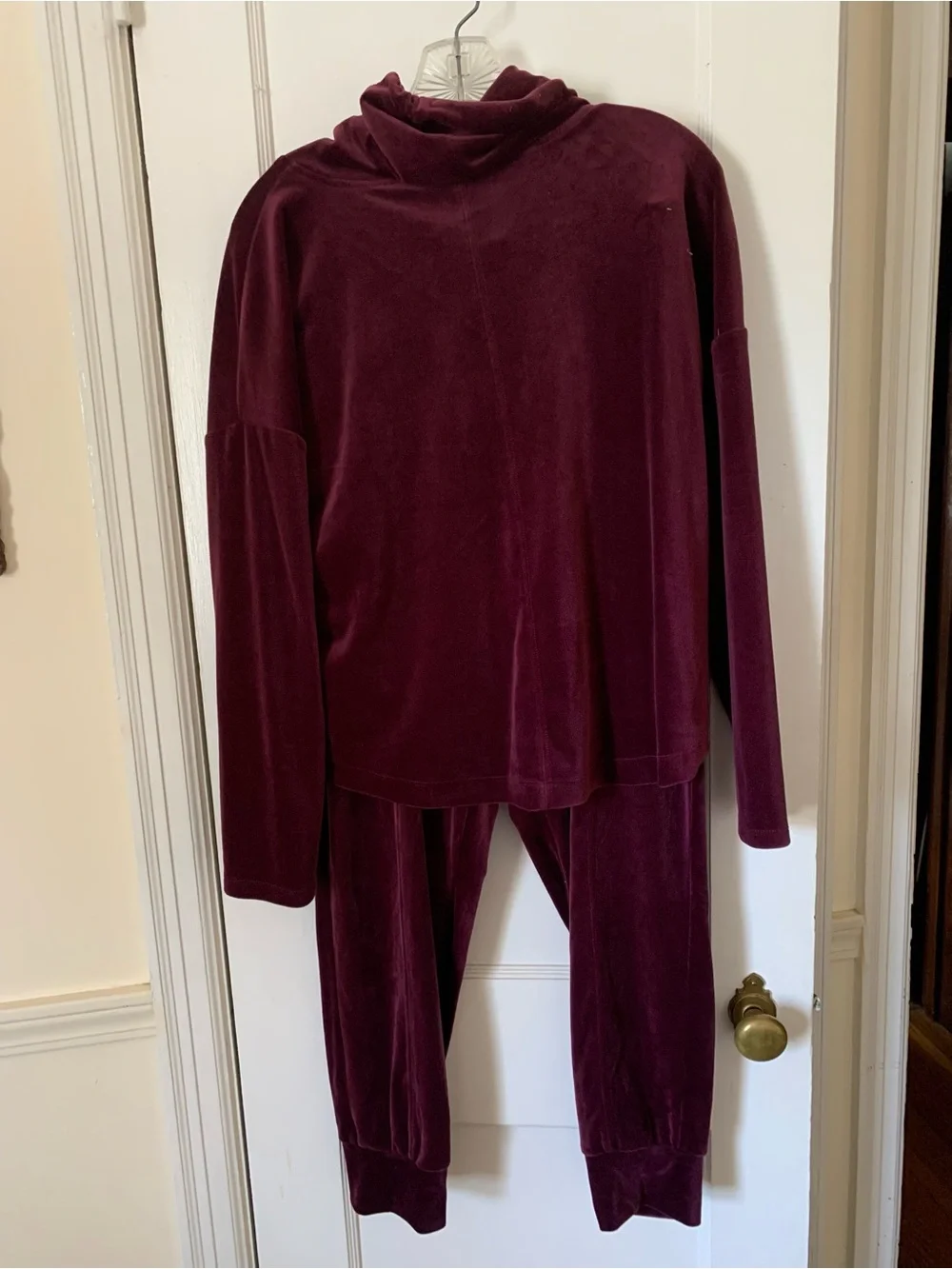 Cable & Gauge Plush Hooded lounging set  - Burgundy size large